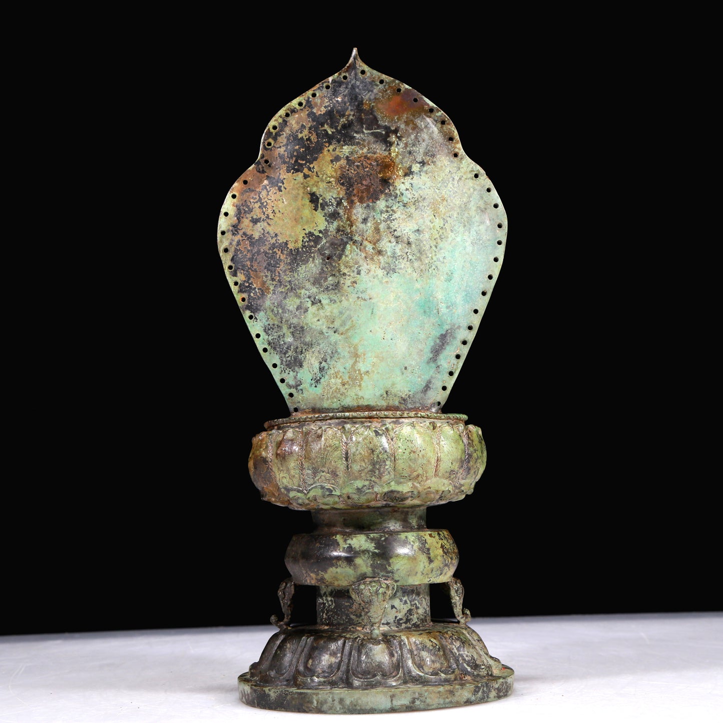 A Superb Bronze Figure Of Guanyin