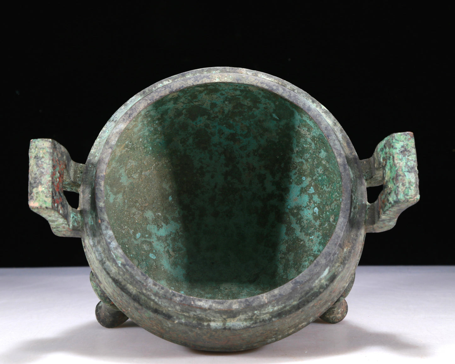 A Wonderful Bronze Tripod Censer And Cover