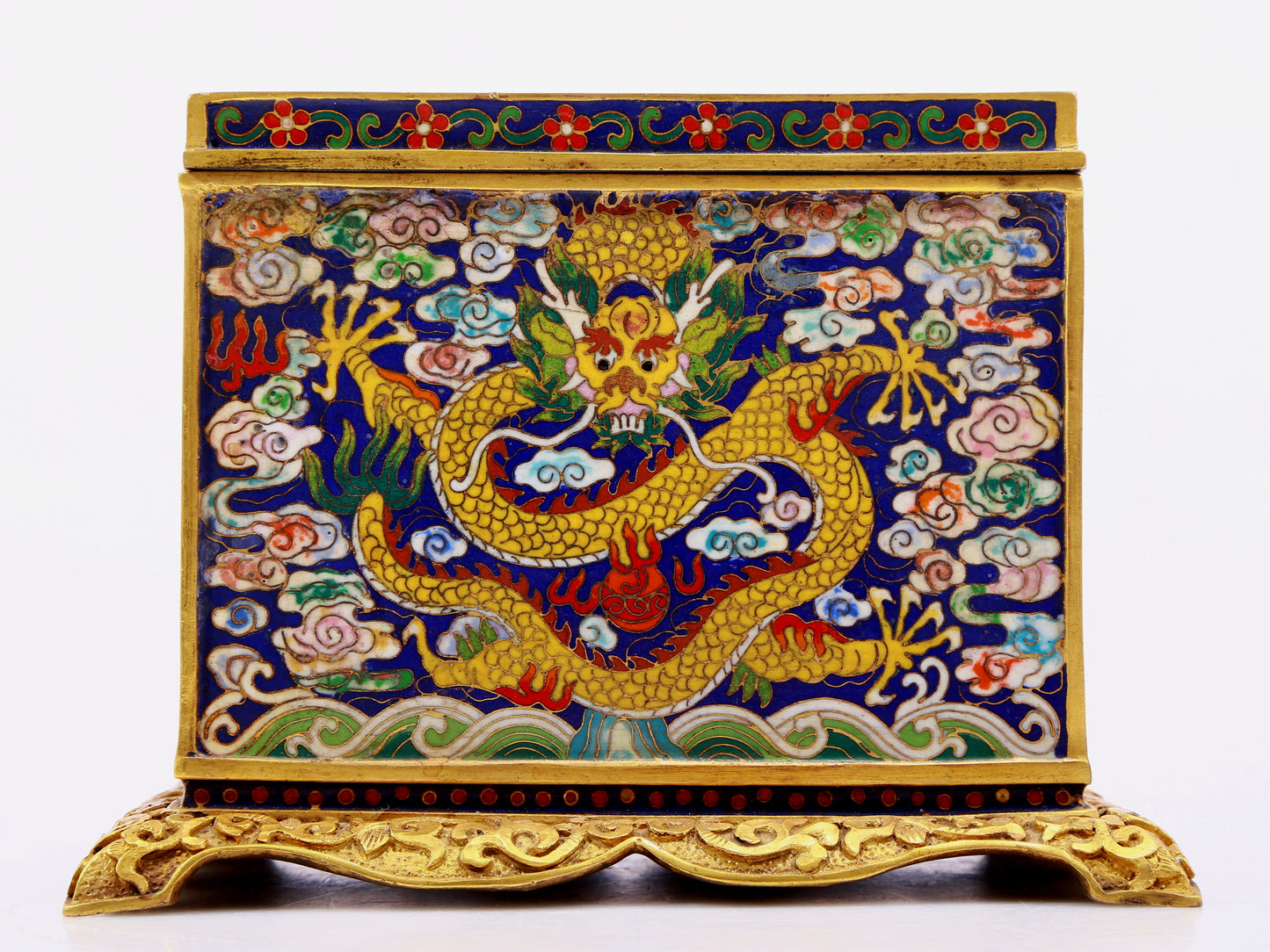 A cloisonné auspicious cloud and dragon pattern box