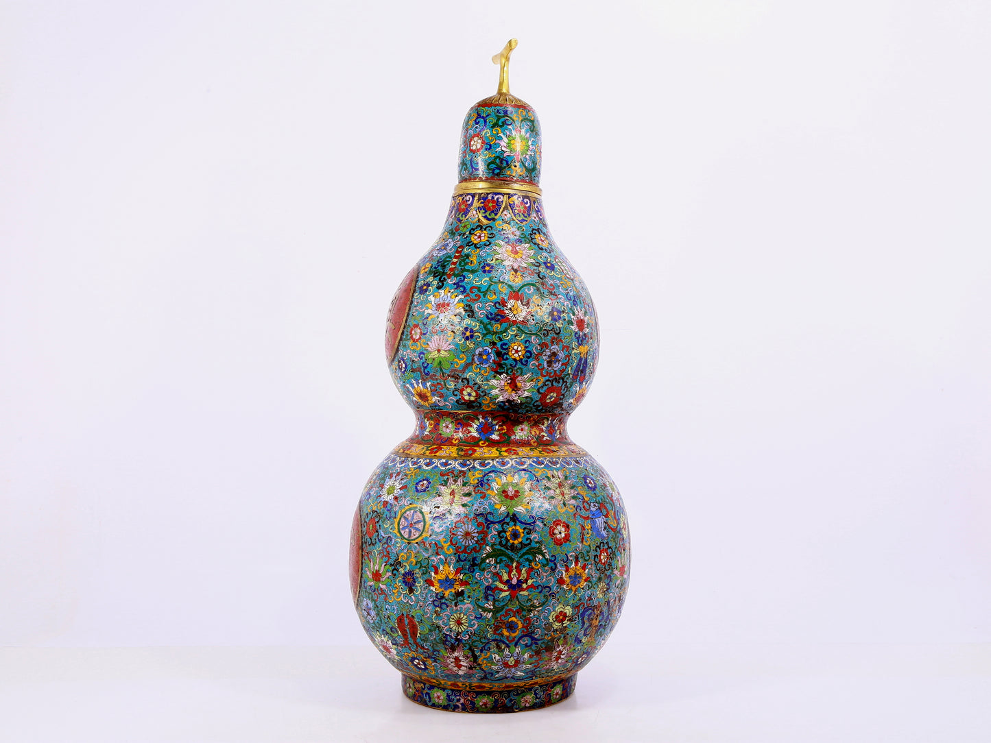 A cloisonné gourd-shaped vase with lotus pattern