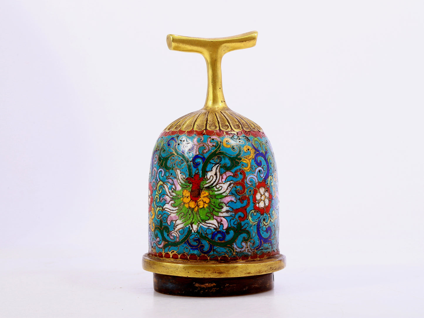 A cloisonné gourd-shaped vase with lotus pattern