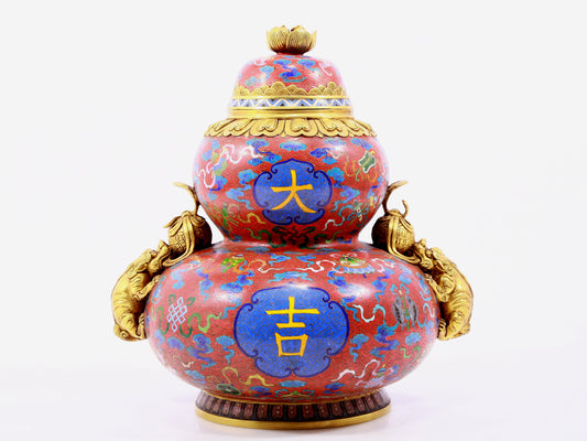 A cloisonné-shaped gourd-shaped lion-ear jar with entwining lotus pattern