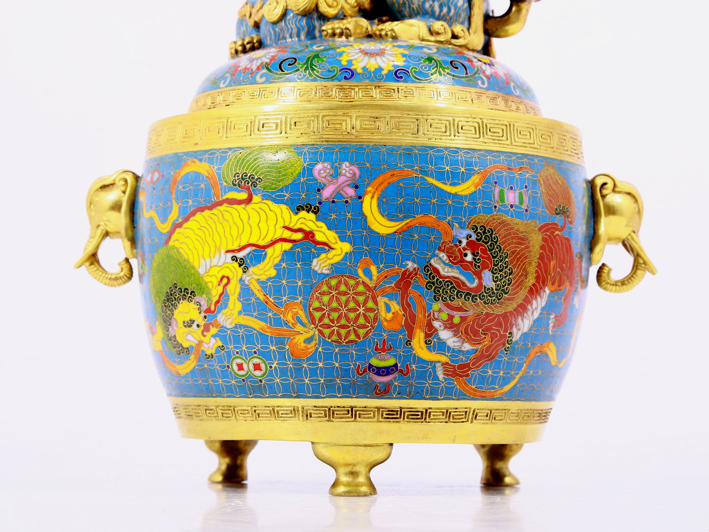 A cloisonné lion pattern amphora with lid