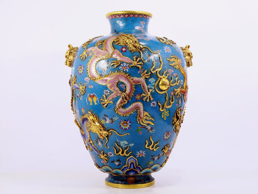 A cloisonné vase with auspicious clouds and dragon pattern