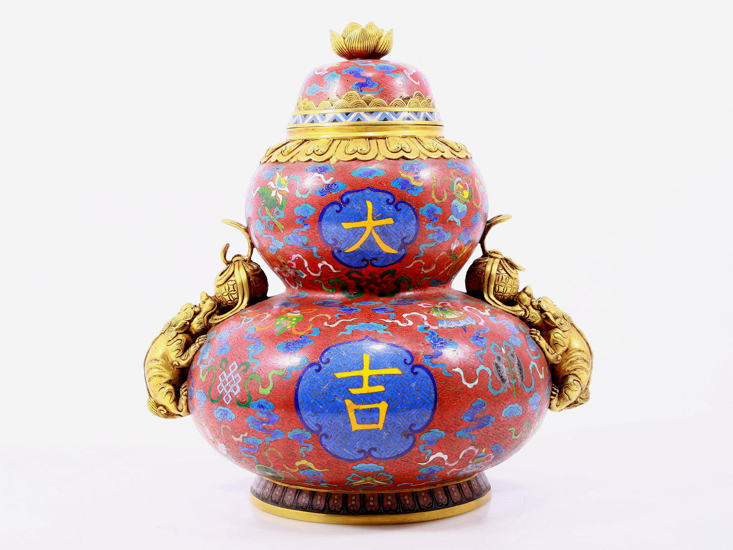 A cloisonné-shaped gourd-shaped lion-ear jar with entwining lotus pattern