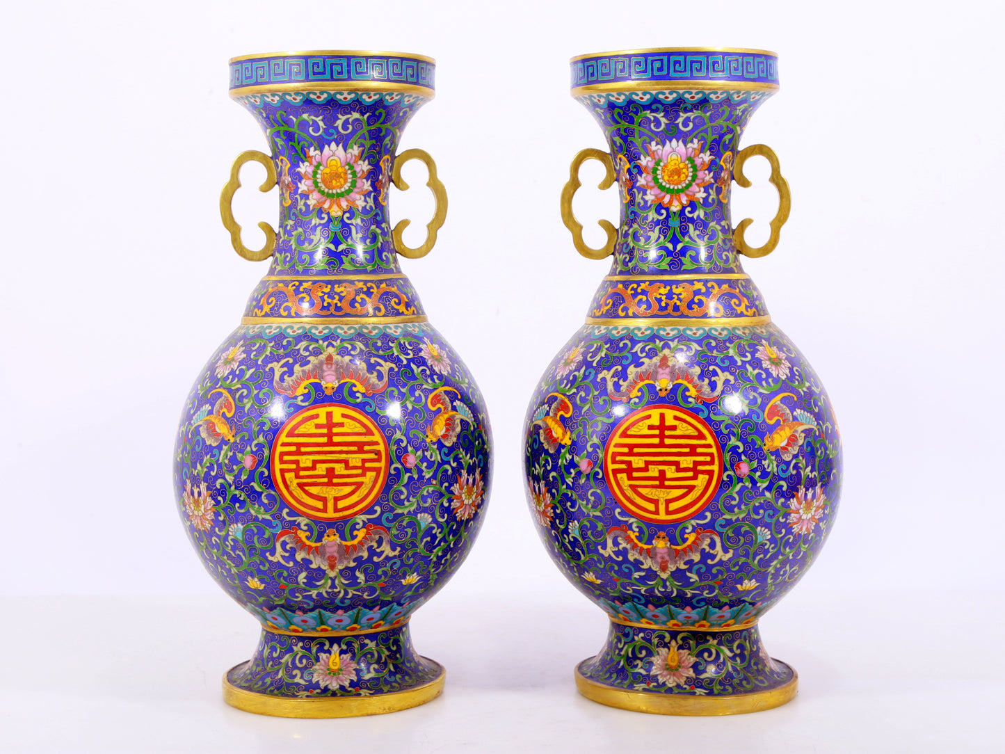 A pair of cloisonné bat pattern amphora