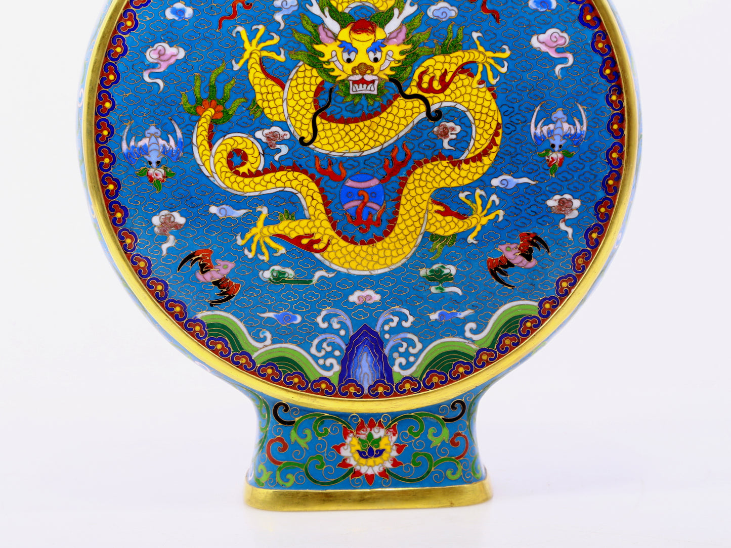 A pair of cloisonné auspicious clouds and dragon pattern amphora