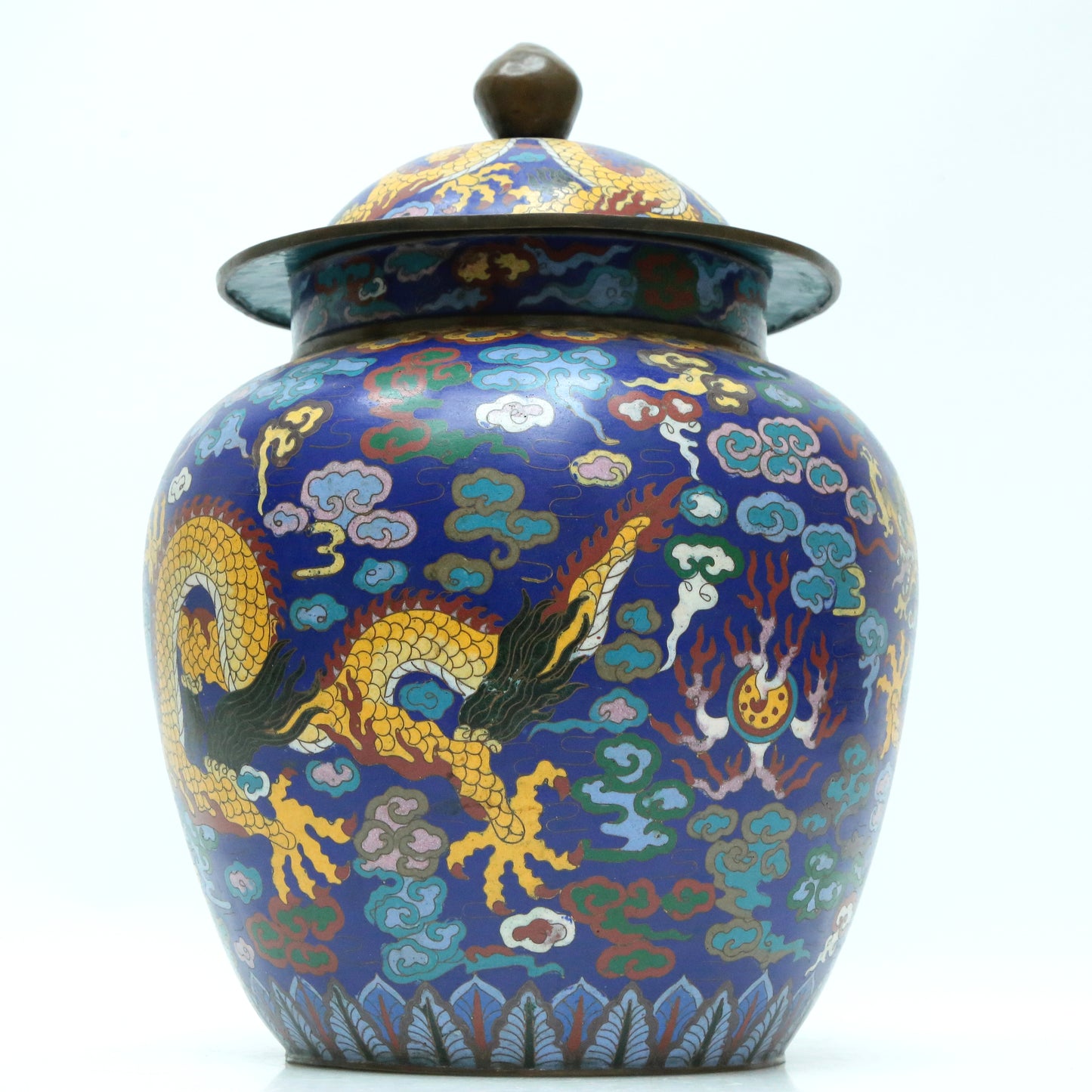 A Fine Cloisonne 'Dragon& Auspicious Cloud' Jar