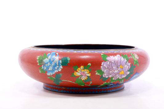 A delicate cloisonné butterfly floral pattern brush wash