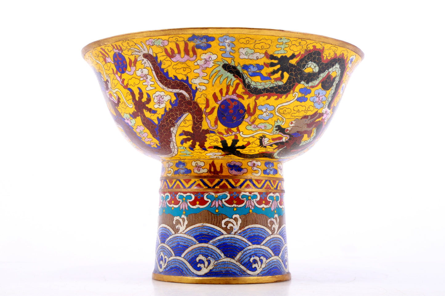 An exquisite cloisonne auspicious cloud and dragon pattern bowl