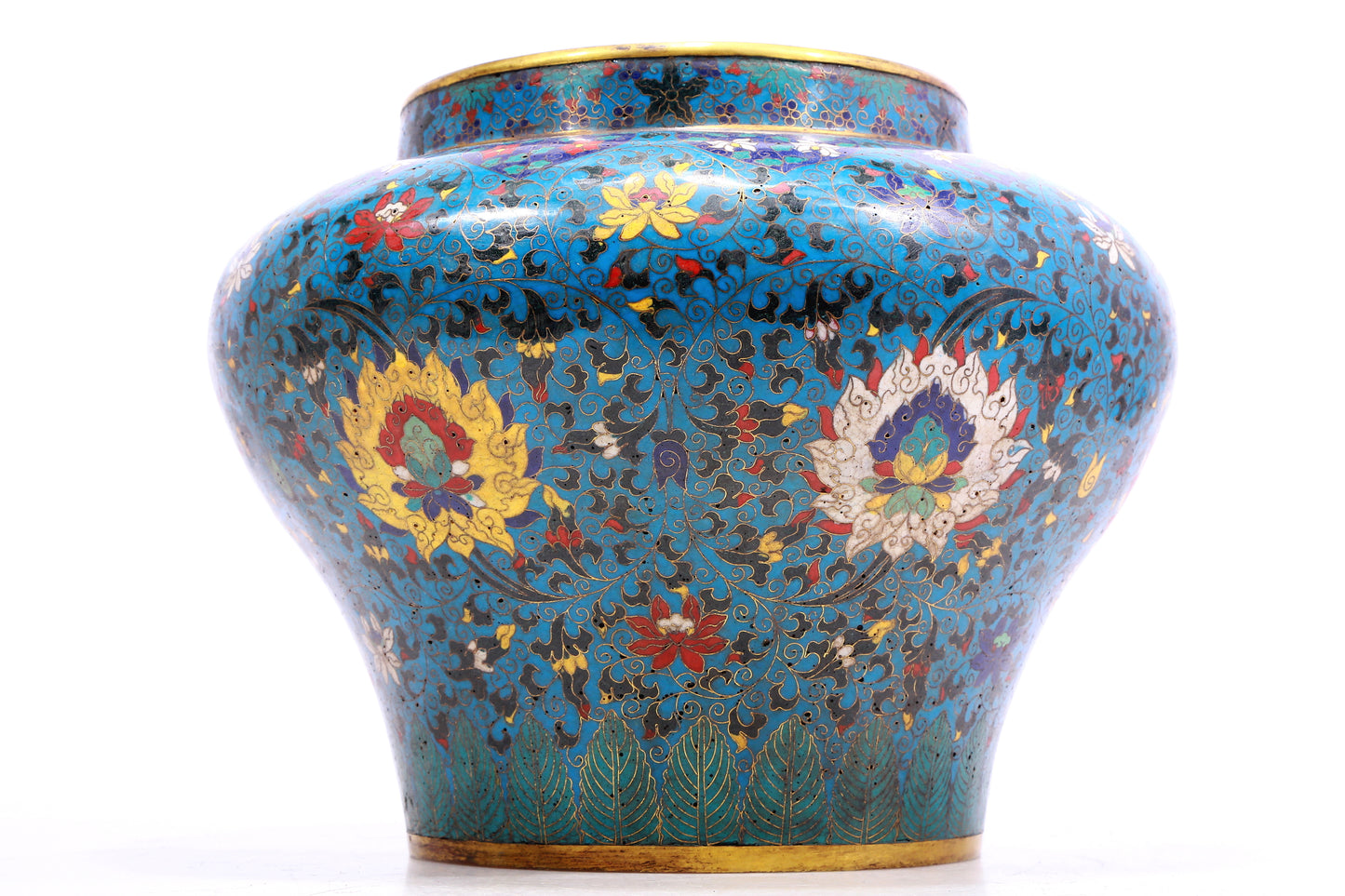 A cloisonné jar with lotus pattern