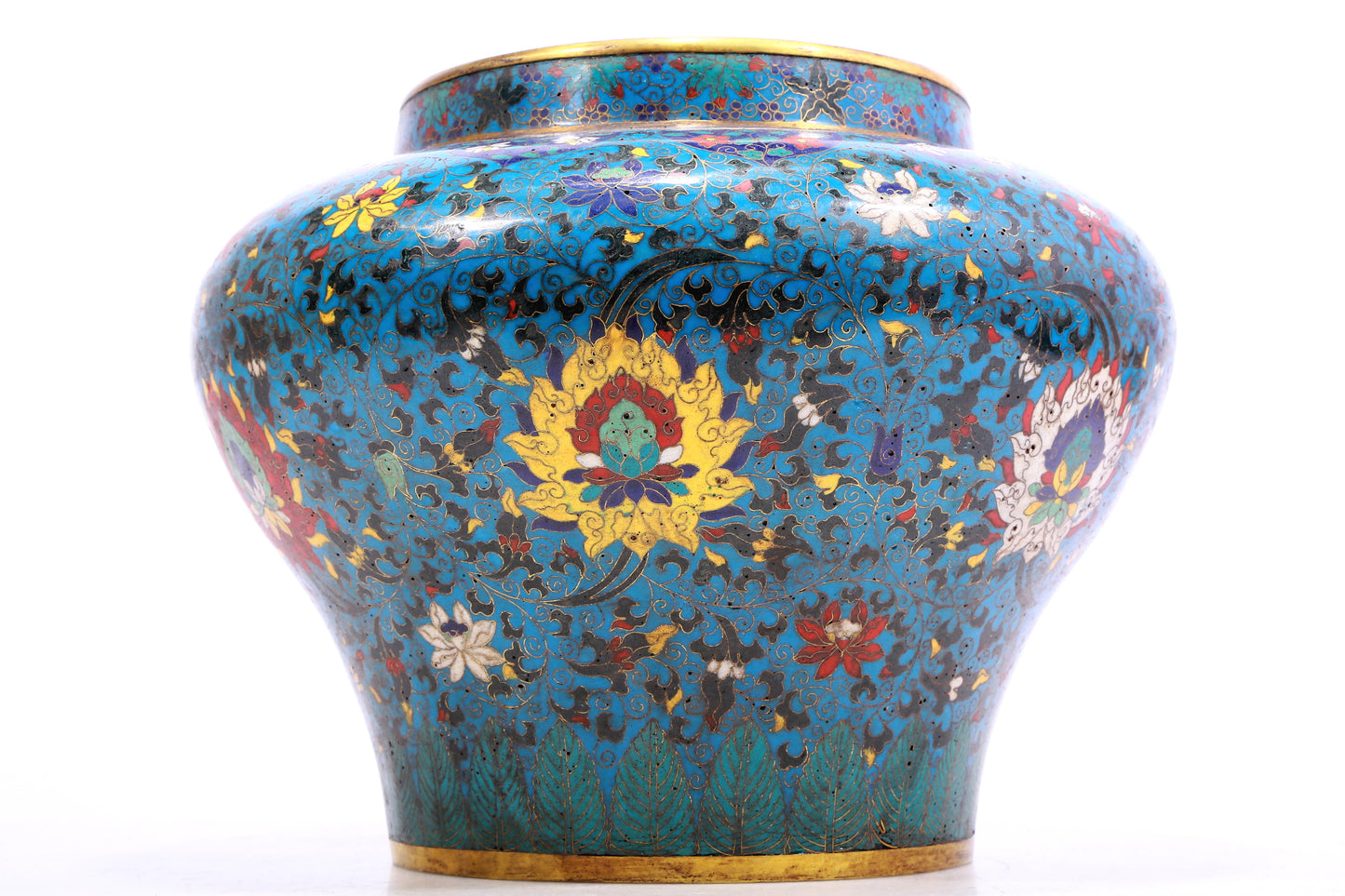 A cloisonné jar with lotus pattern