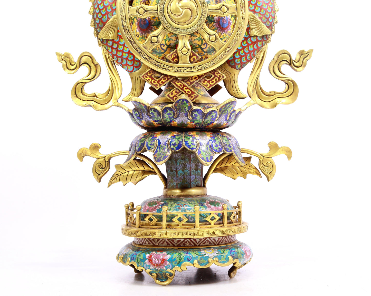 A cloisonné ritual vessel with entwining lotus patterns