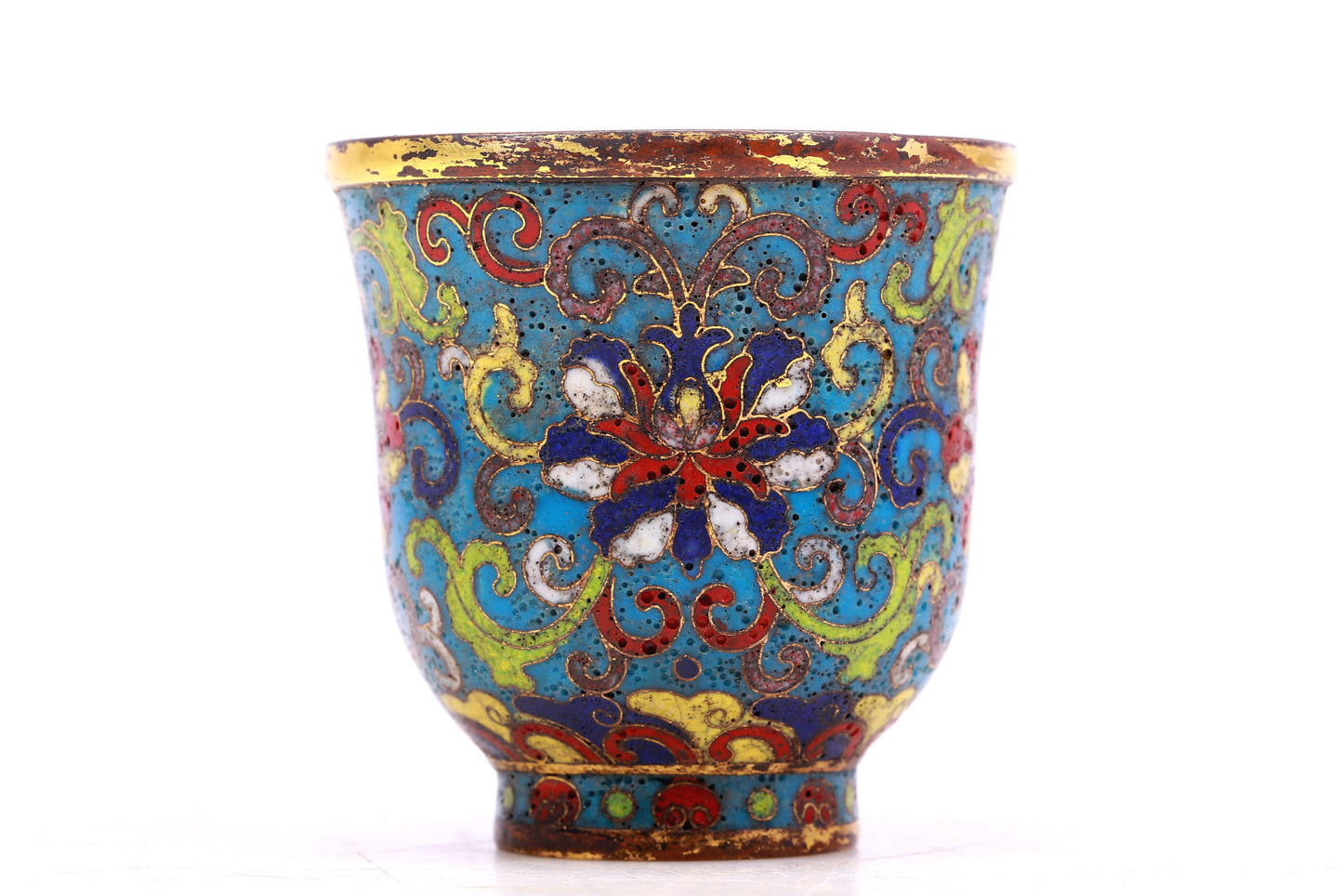 An Excellent Cloisonne 'Scrolling Lotus' Cup