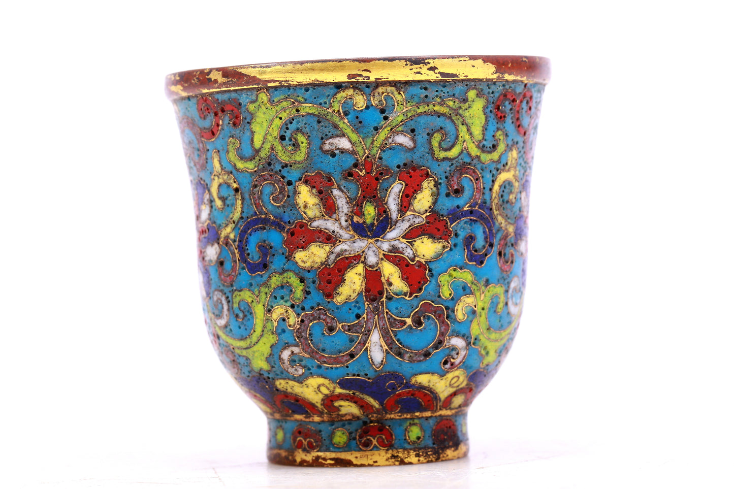 An Excellent Cloisonne 'Scrolling Lotus' Cup