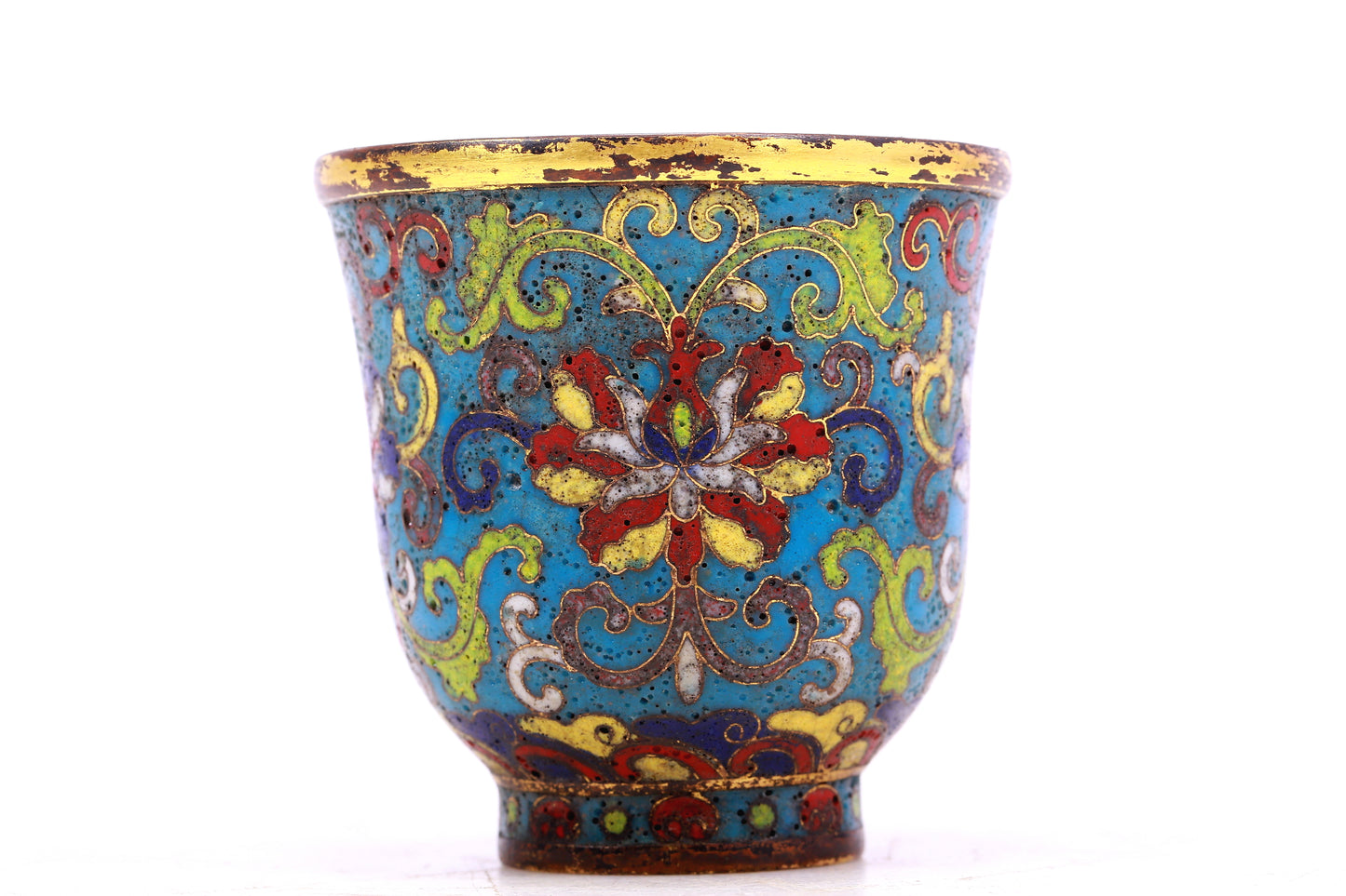 An Excellent Cloisonne 'Scrolling Lotus' Cup