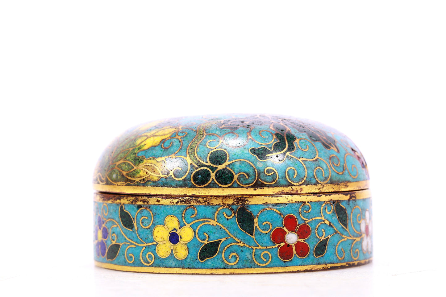 A cloisonné grape pattern box