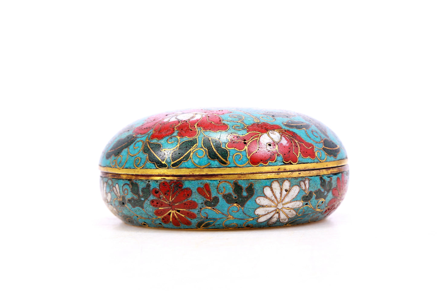 A cloisonné flower pattern box