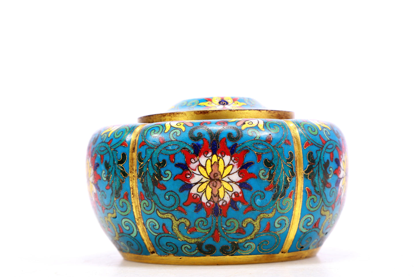 A pair of cloisonné jars with lotus pattern