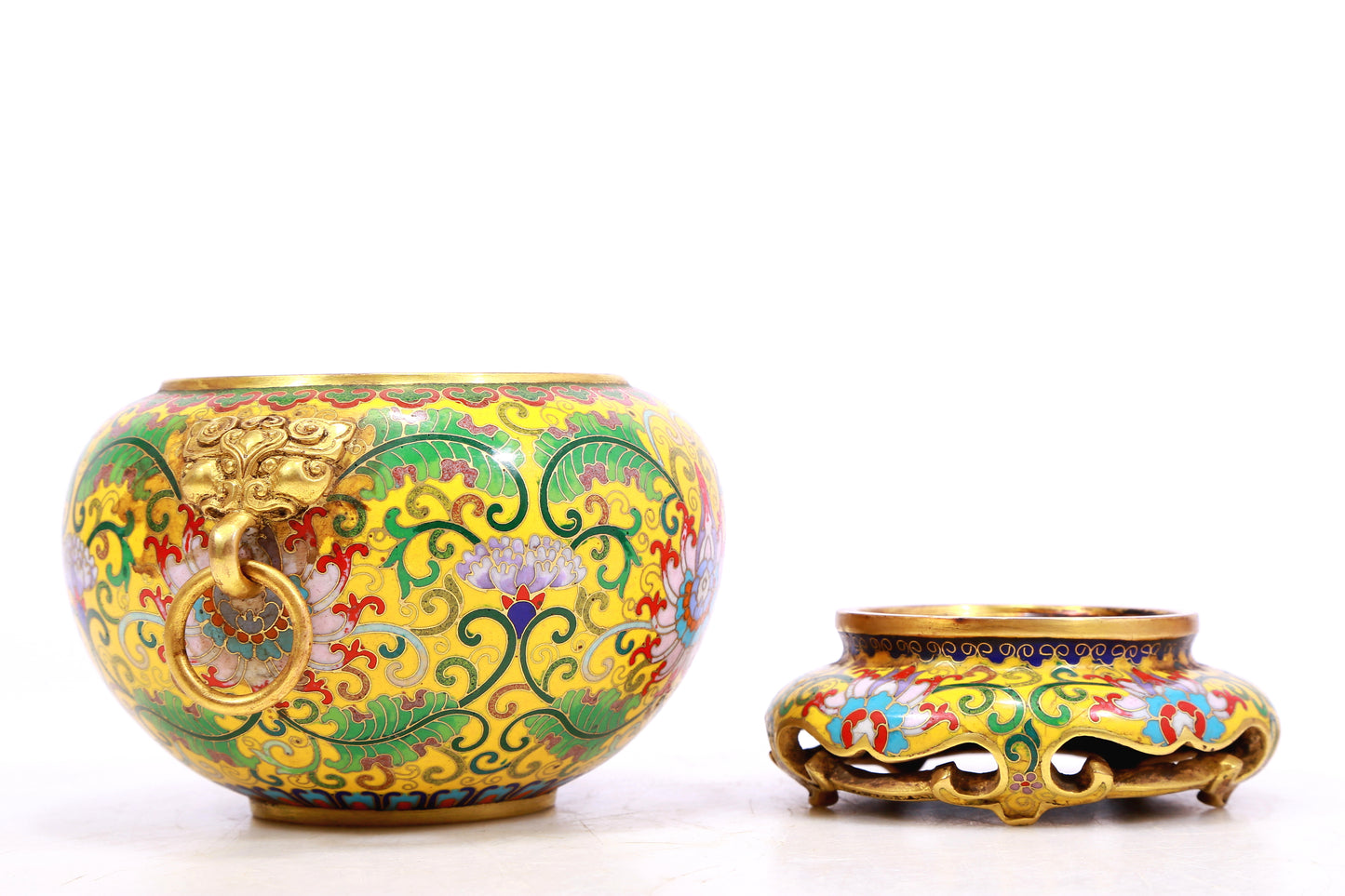 A cloisonné bowl with lotus pattern and auspicious animal ears