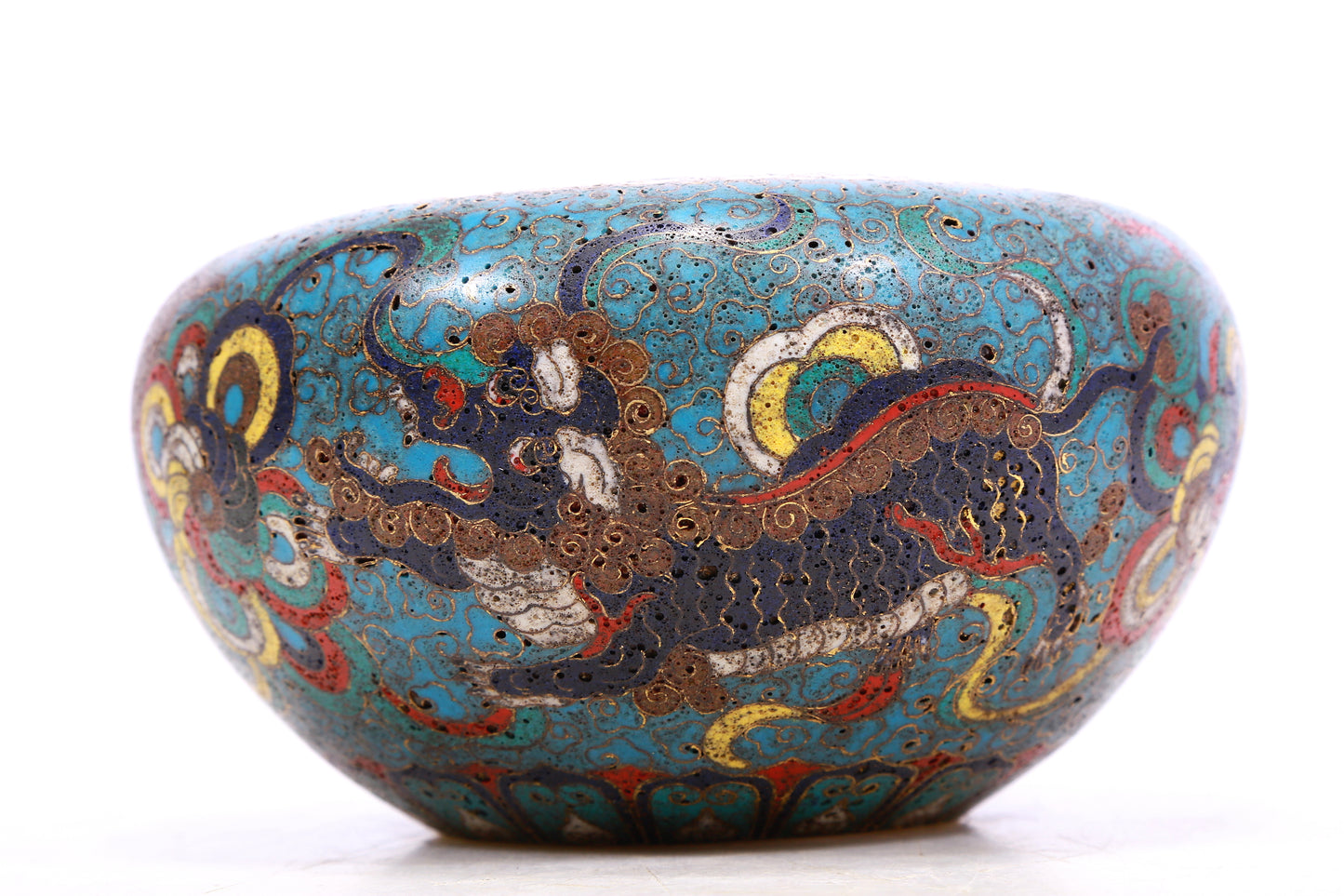 An Exquisite Cloisonne 'Lion& Auspicious Cloud' Brushinger