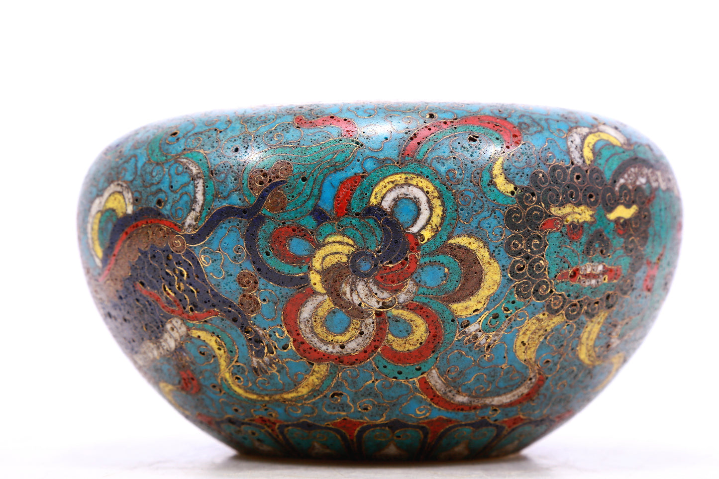 An Exquisite Cloisonne 'Lion& Auspicious Cloud' Brushinger