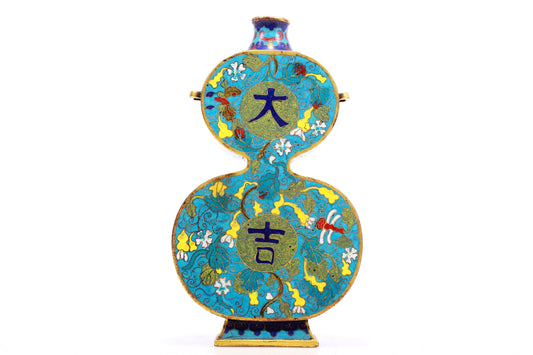 A cloisonné gourd bottle with auspicious moiré pattern