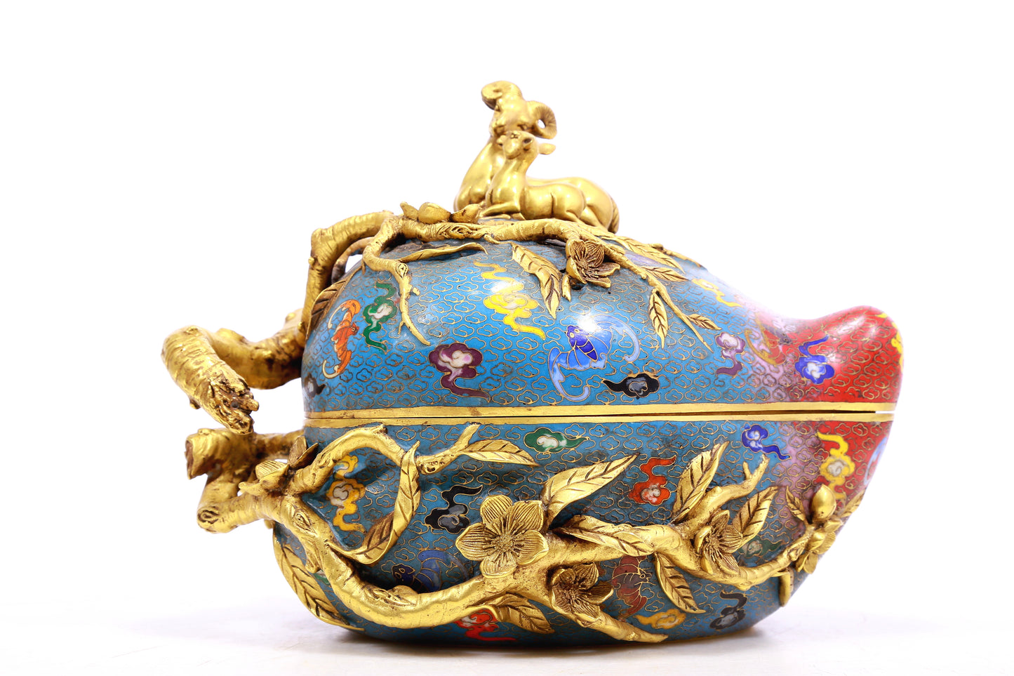 An Exquisite Cloisonne 'Bat& Auspicious Cloud' Peach-Form Box