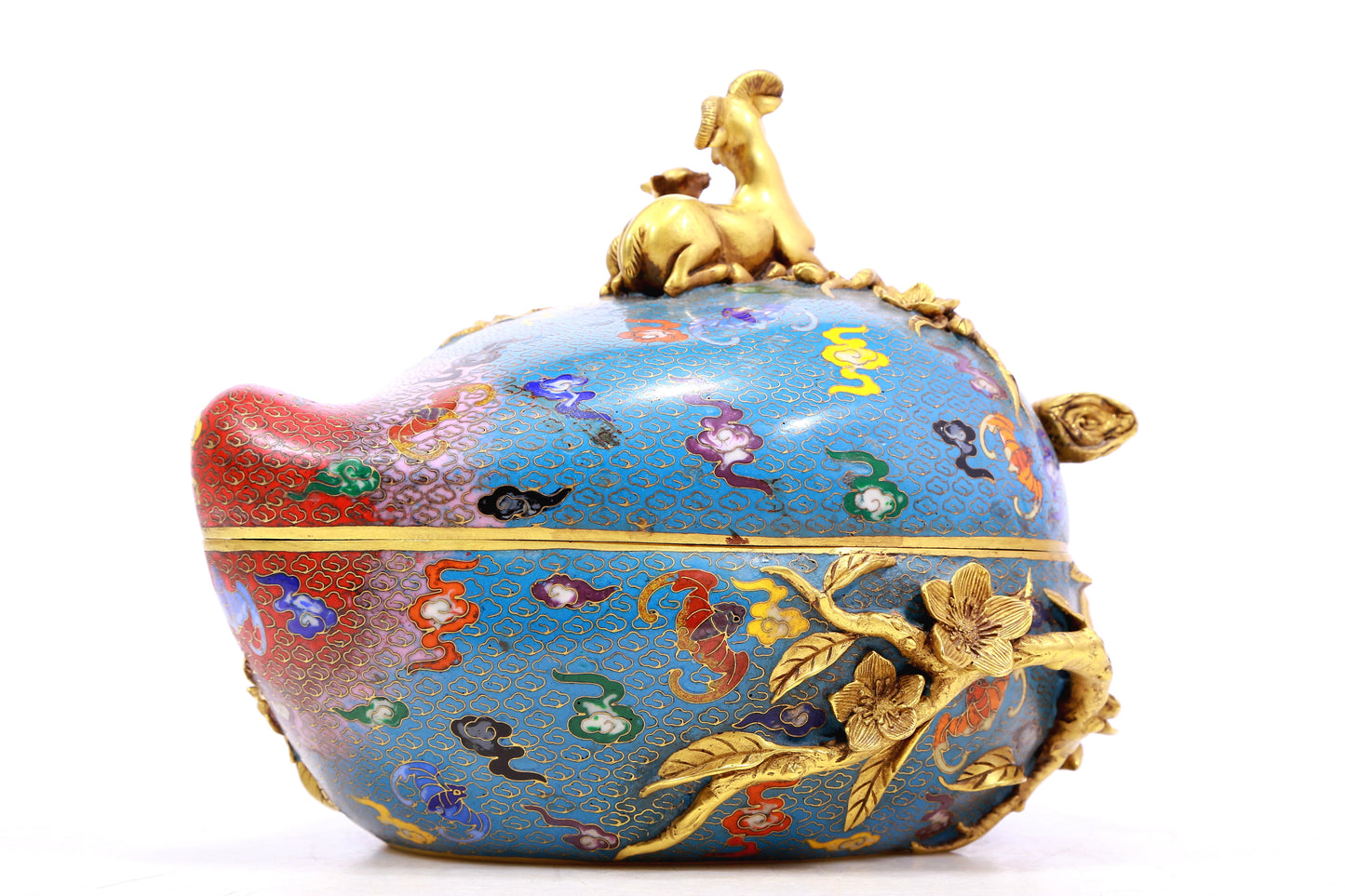 An Exquisite Cloisonne 'Bat& Auspicious Cloud' Peach-Form Box