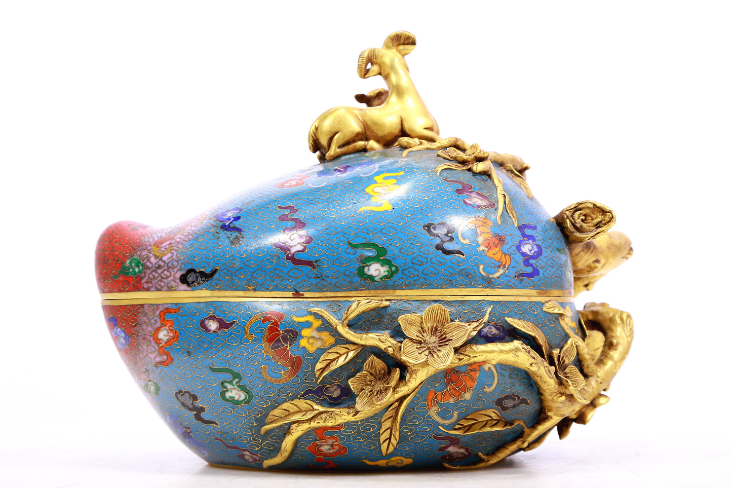 An Exquisite Cloisonne 'Bat& Auspicious Cloud' Peach-Form Box