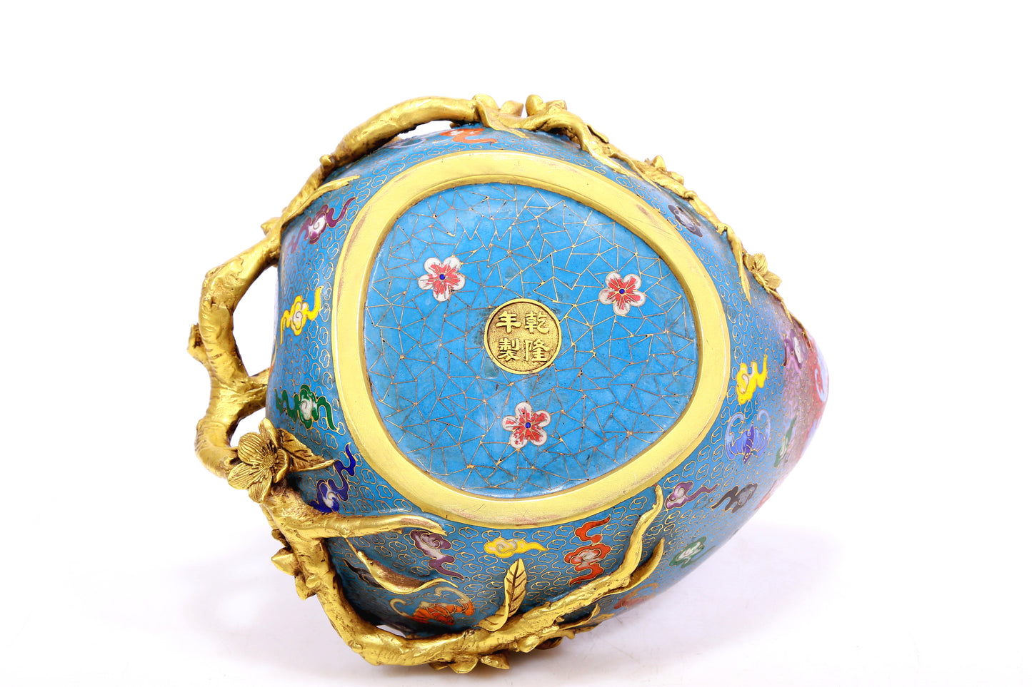 An Exquisite Cloisonne 'Bat& Auspicious Cloud' Peach-Form Box