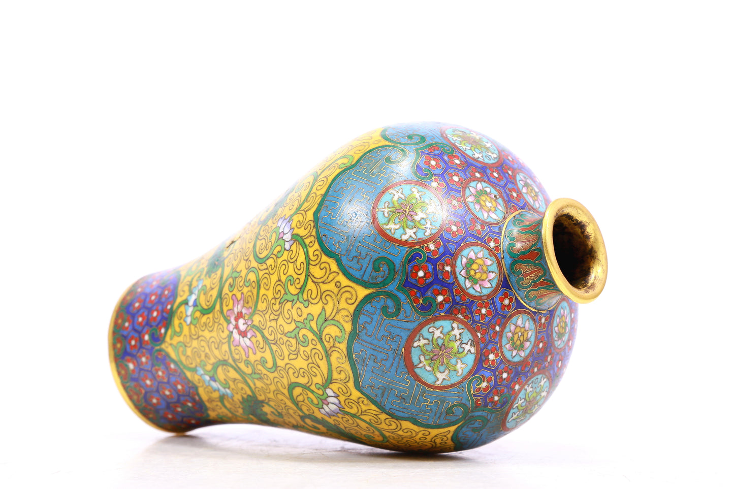 A Gorgeous Cloisonne 'Scrolling Lotus' Vase