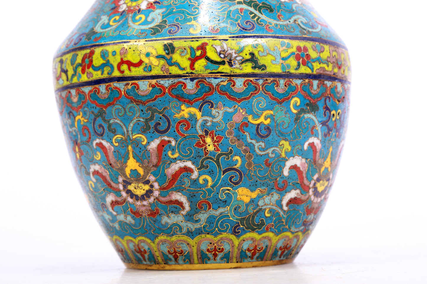 An Exquisite Cloisonne 'Scrolling Lotus' Vase