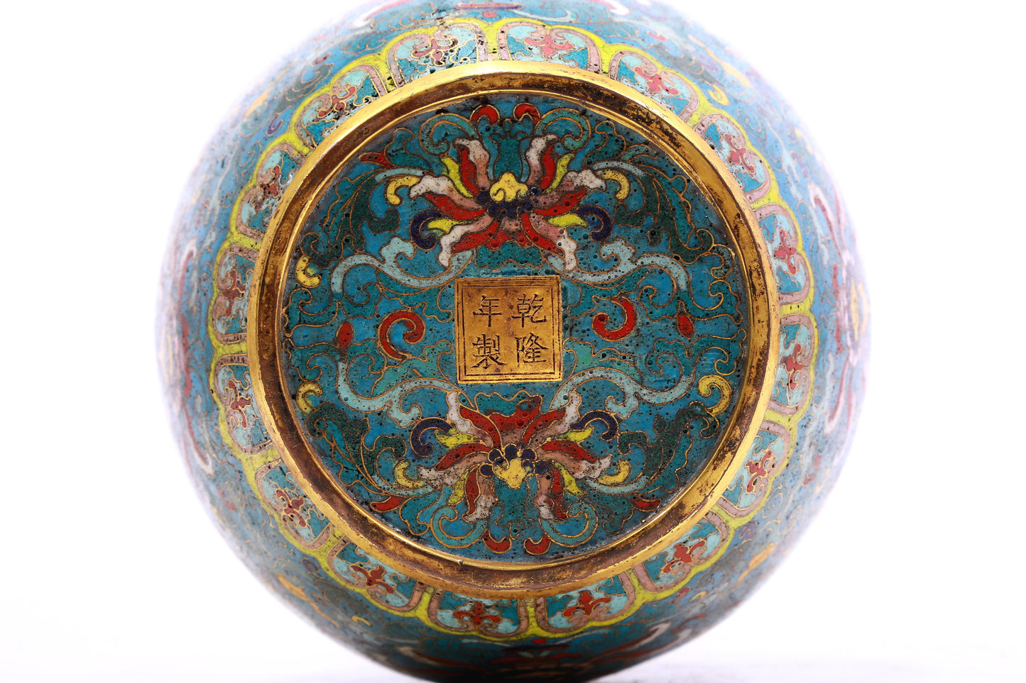 An Exquisite Cloisonne 'Scrolling Lotus' Vase