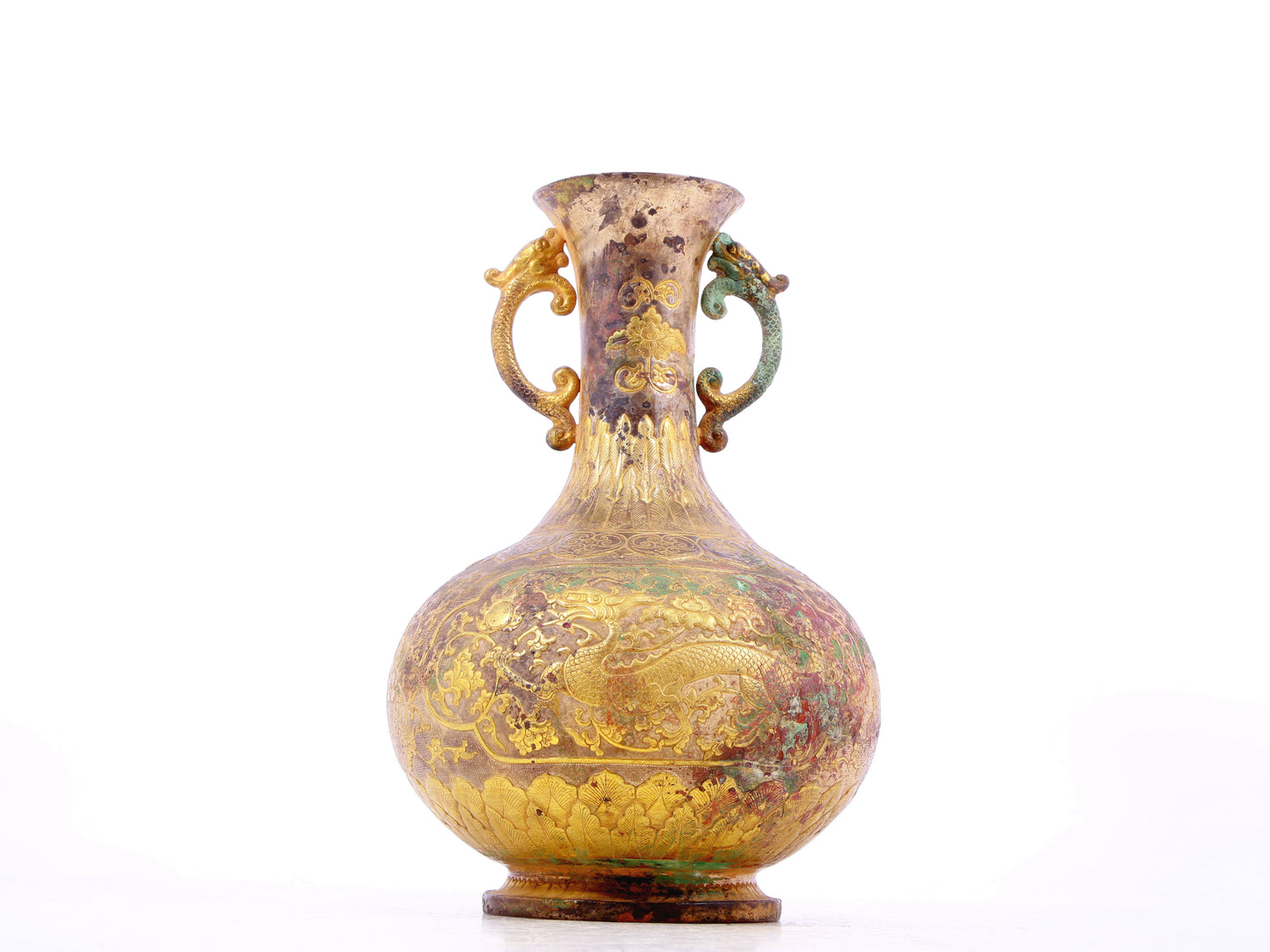 A gilt bronze amphora with lotus and dragon patterns