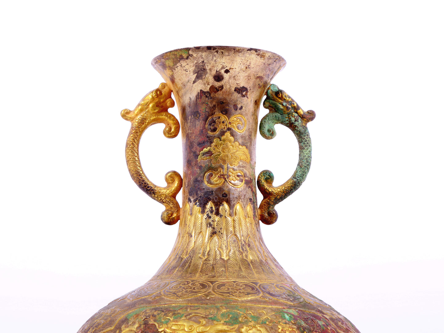 A gilt bronze amphora with lotus and dragon patterns