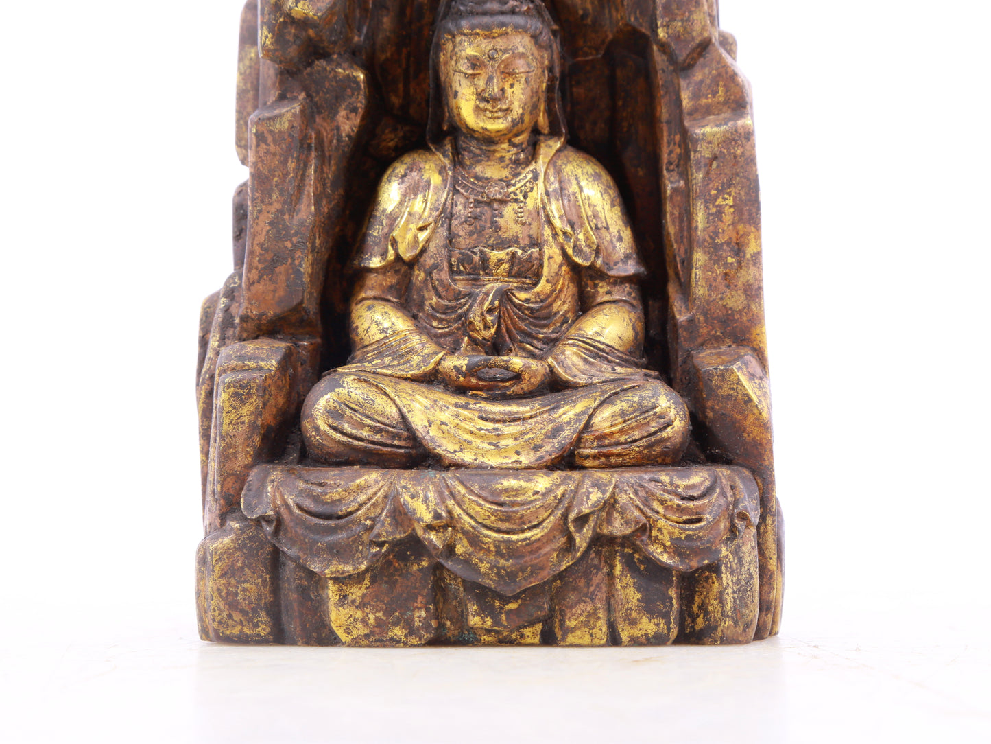 A serene gilt bronze statue of Guanyin