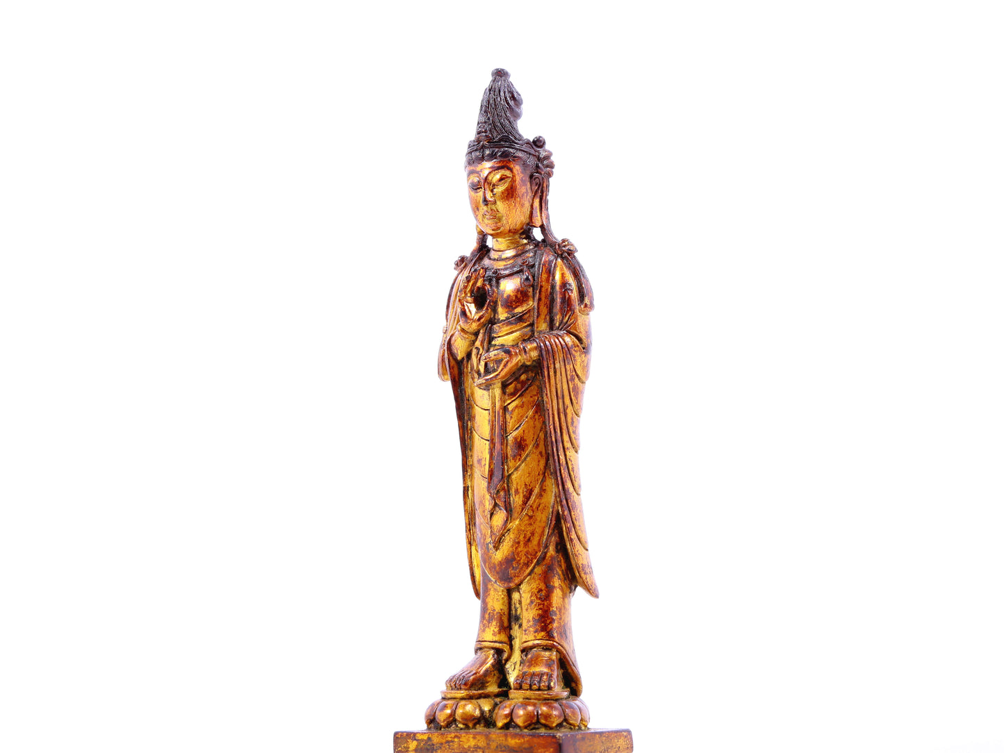 A serene gilt bronze statue of Guanyin