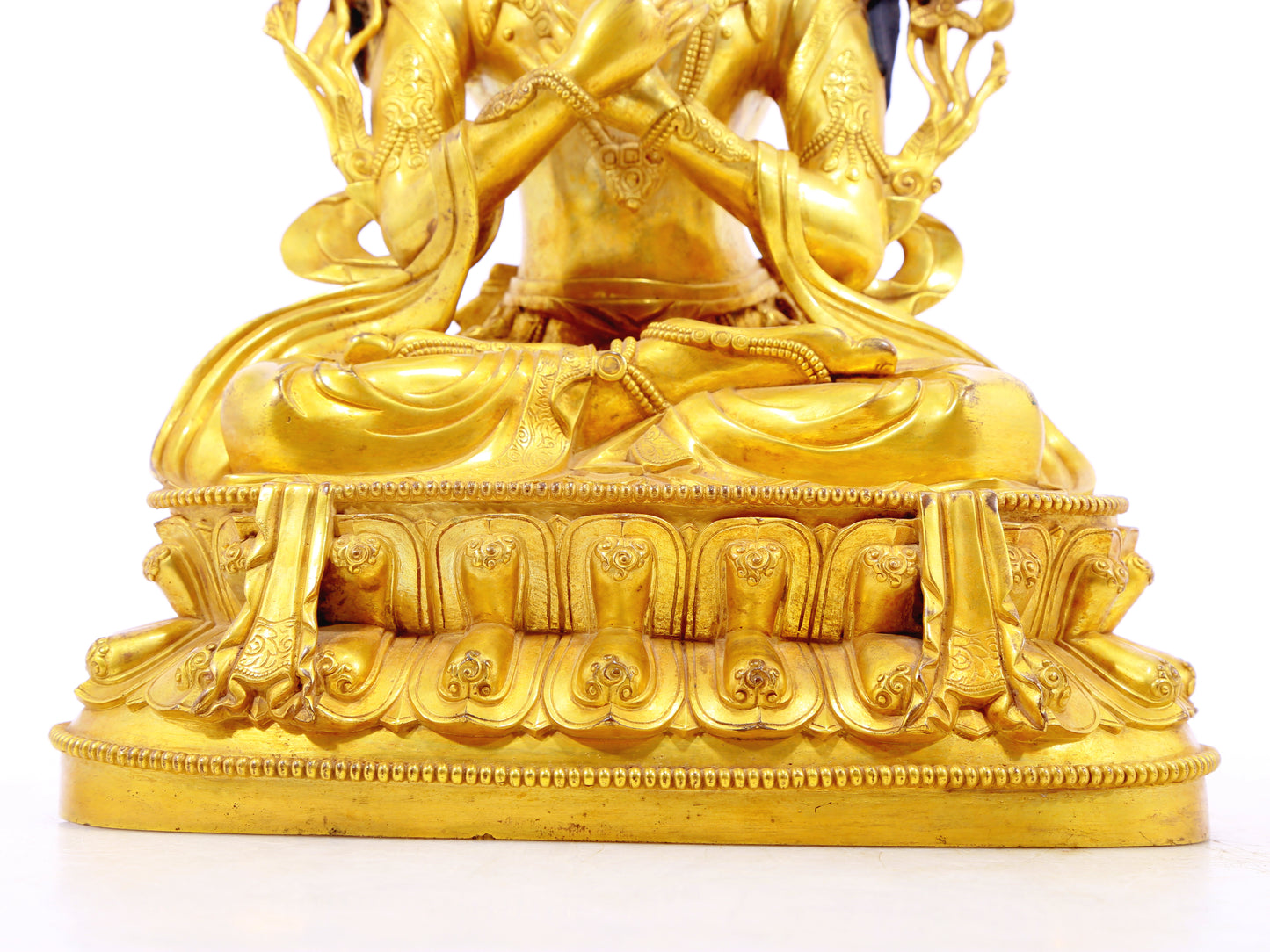 A solemn gilt bronze statue of Bodhisattva