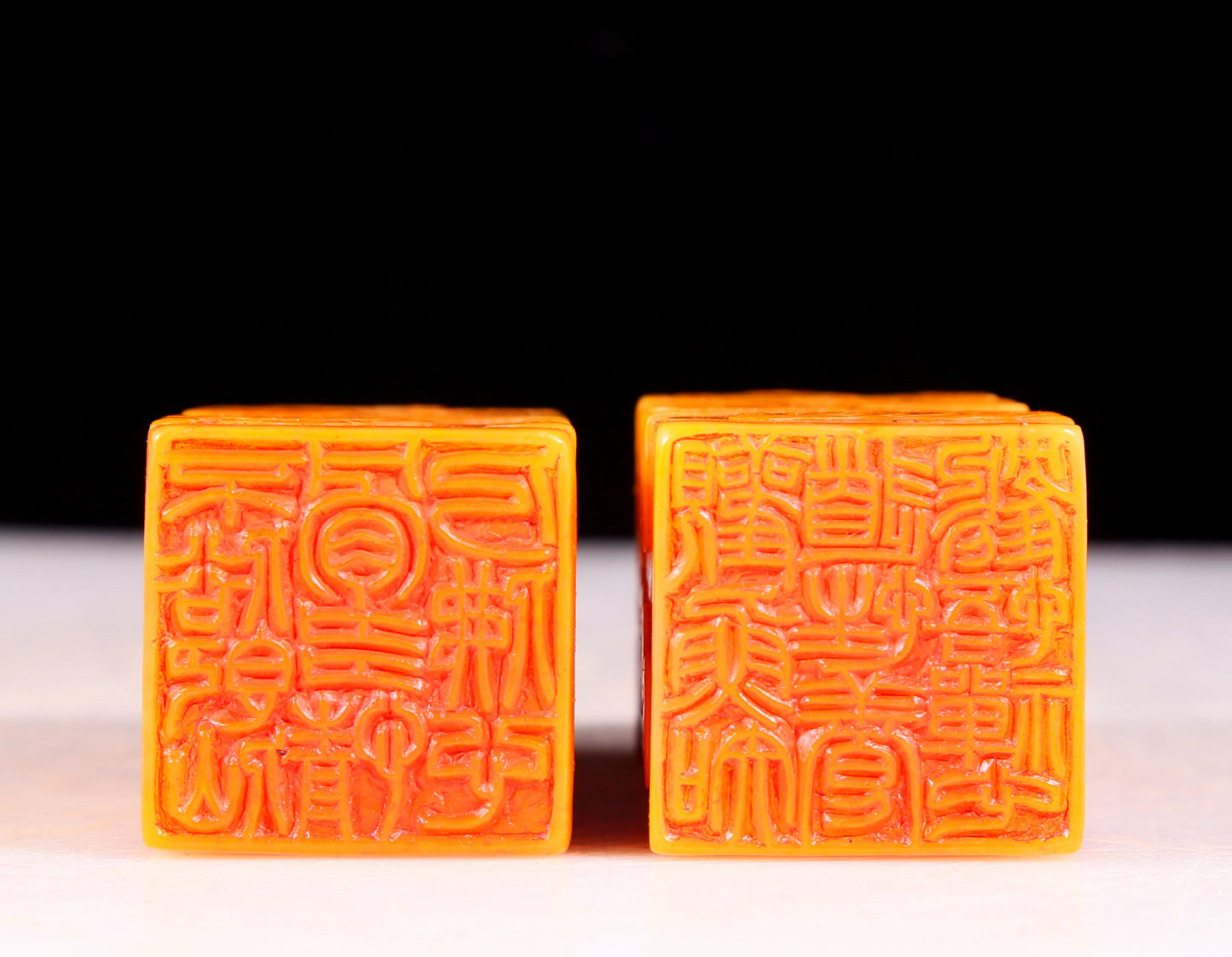 A set of exquisite Tianhuang stone seals with dragon and phoenix patterns