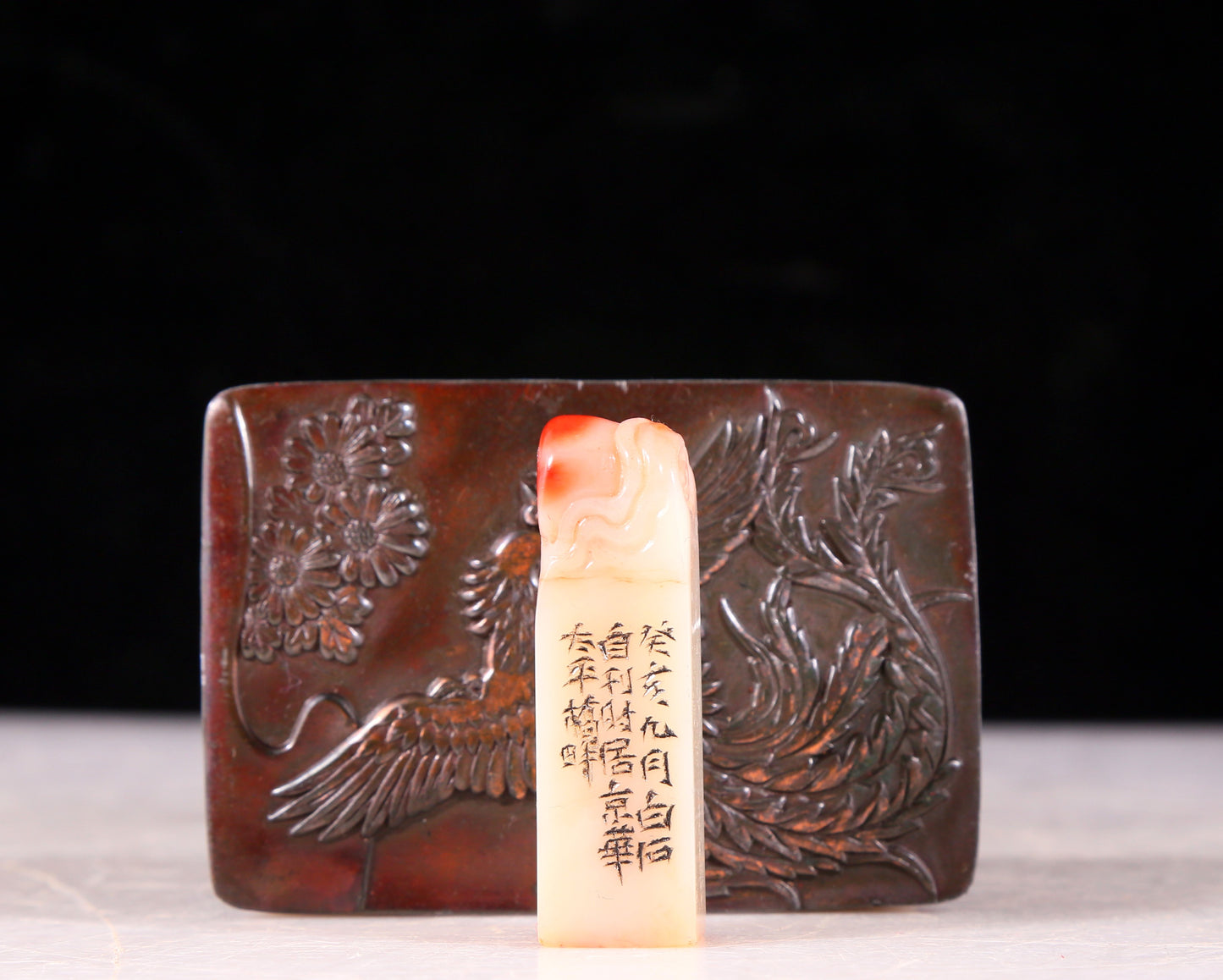 An exquisite Shoushan stone seal