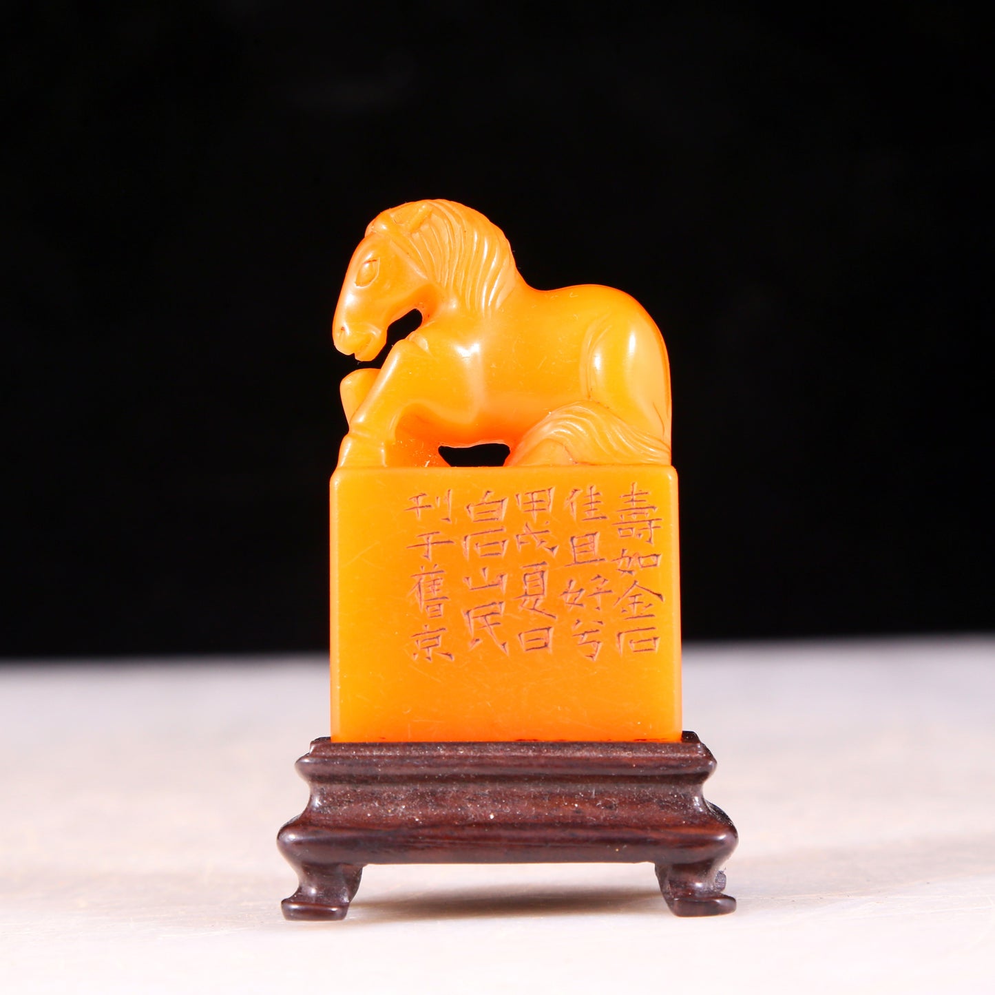 An exquisite Tianhuang stone horse seal seal