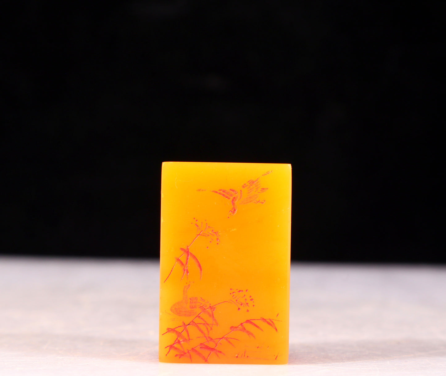 An exquisite Tianhuang stone seal with flower and bird patterns