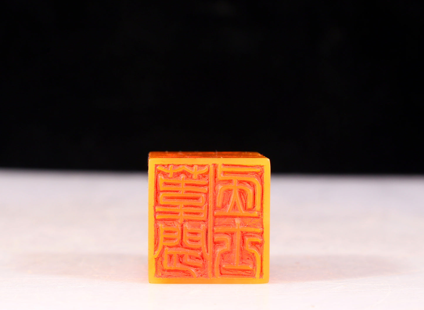 An exquisite Tianhuang stone seal with flower and bird patterns