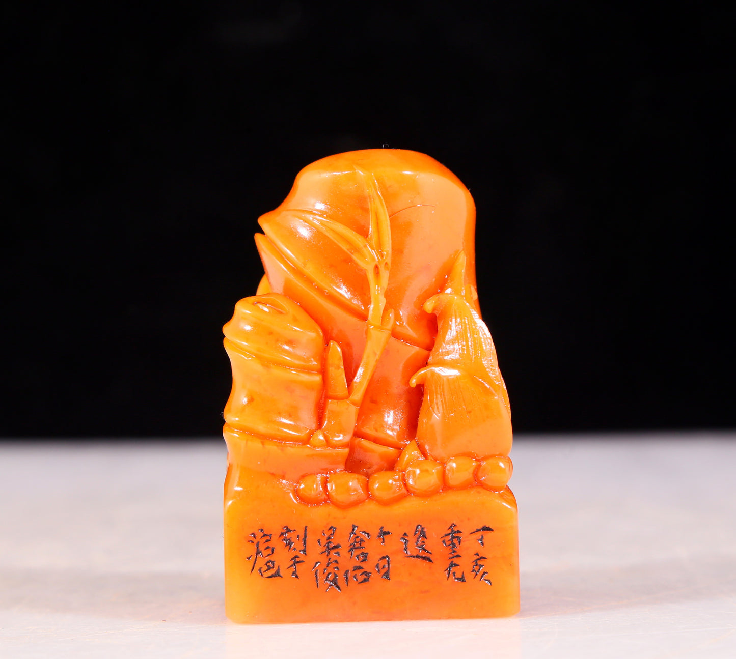 An exquisite Tianhuang stone and bamboo seal