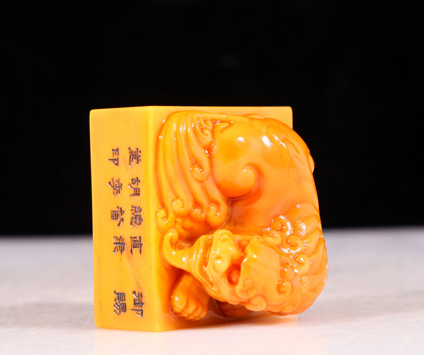 An exquisite Tianhuang stone lion seal