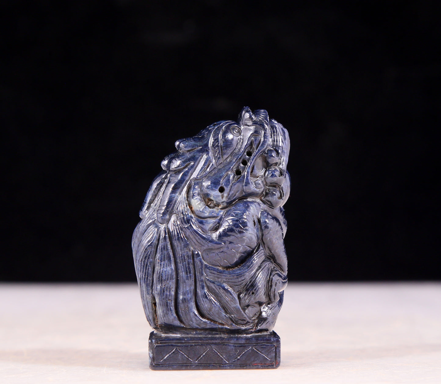 An exquisite lapis lazuli dragon seal