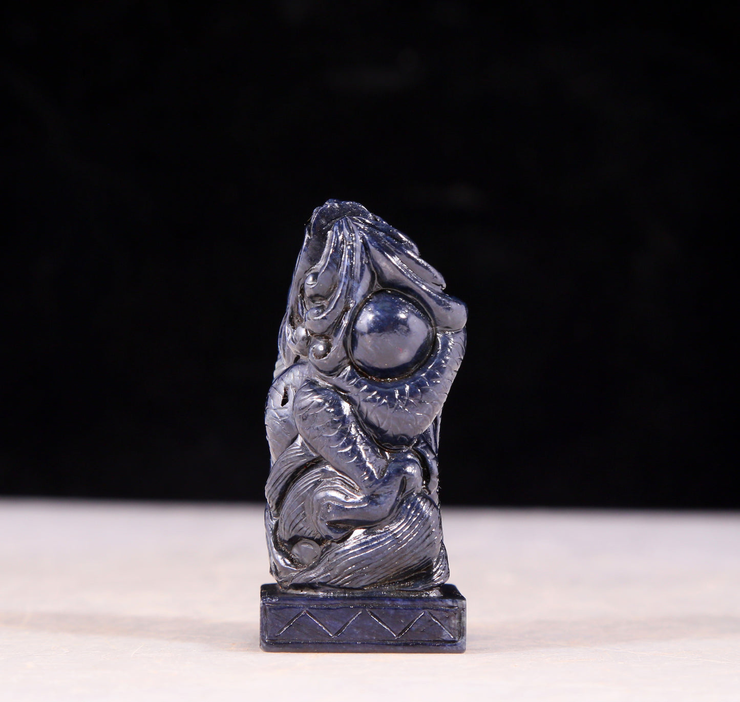 An exquisite lapis lazuli dragon seal