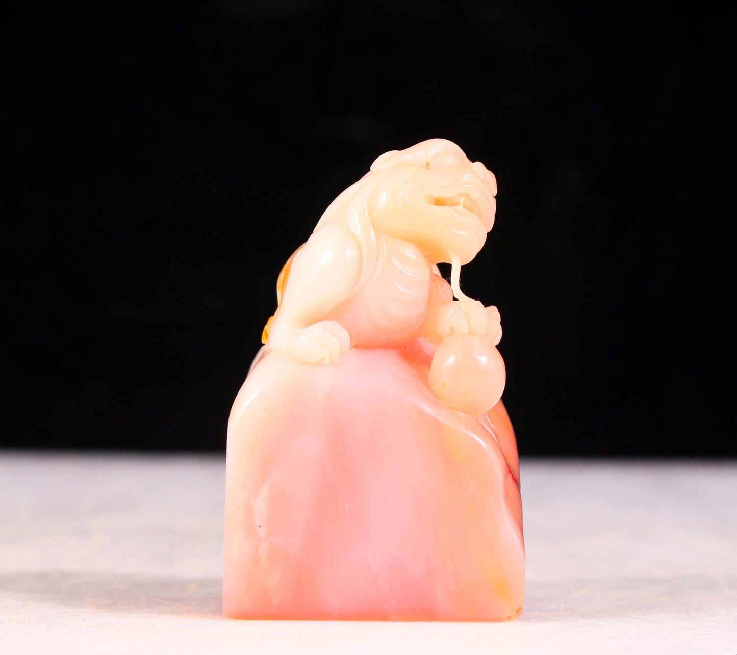 An exquisite Shoushan stone auspicious animal seal