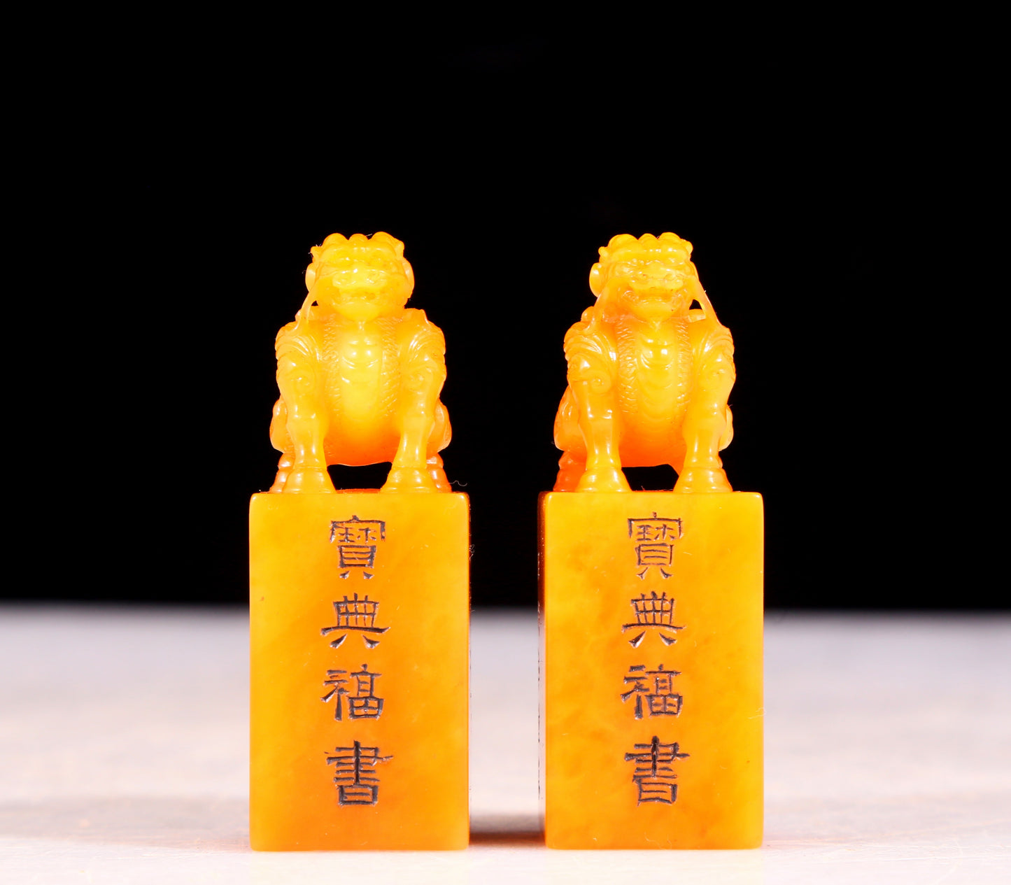 A set of exquisite Tianhuang stone auspicious animal seals